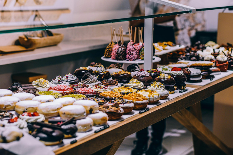 Display of cakes and confectionery